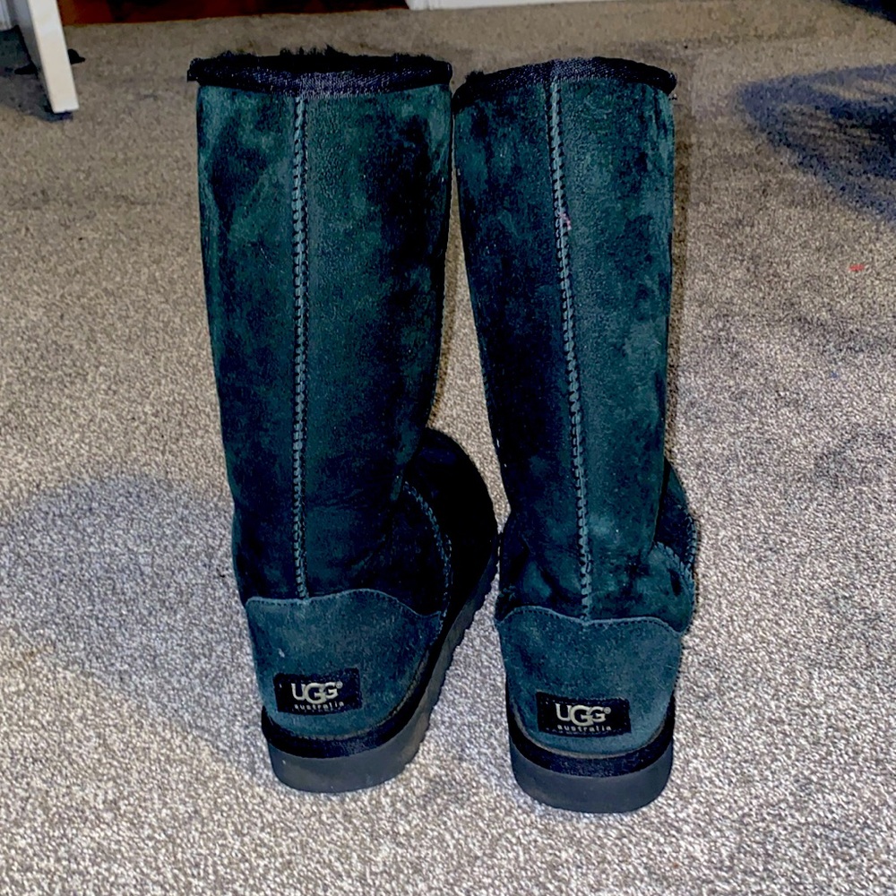 UGG tall boots. Black. Size 7. Very good condition